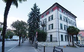 White Residence Apartment